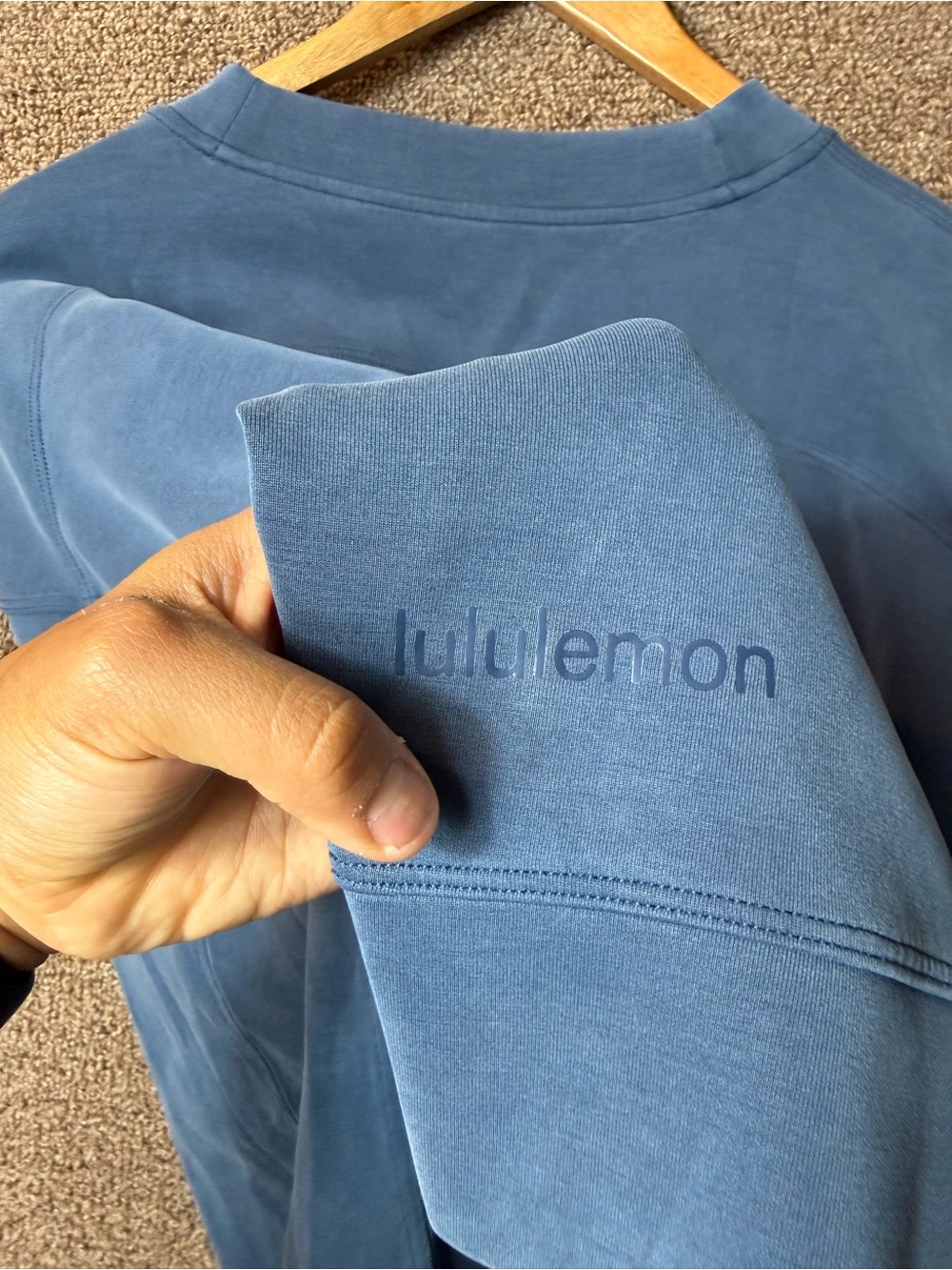 Lululemon Perfectly Oversized Cropped Crew *Softstreme
Mineral Blue $118 Retail - Picture 14 of 16